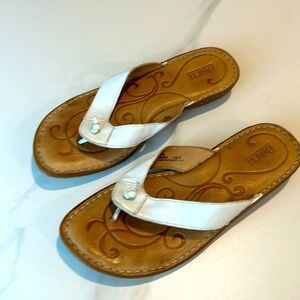 Born White Leather Flip Flop Slip On Sandals